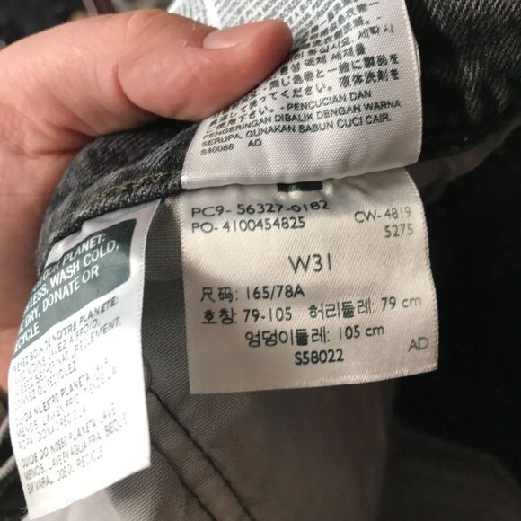 LEVI'S - WOMEN'S 31 - BLACK GRAY 501 BUTTON FLY CUTOFF JEAN SHORTS - Picture 6 of 6